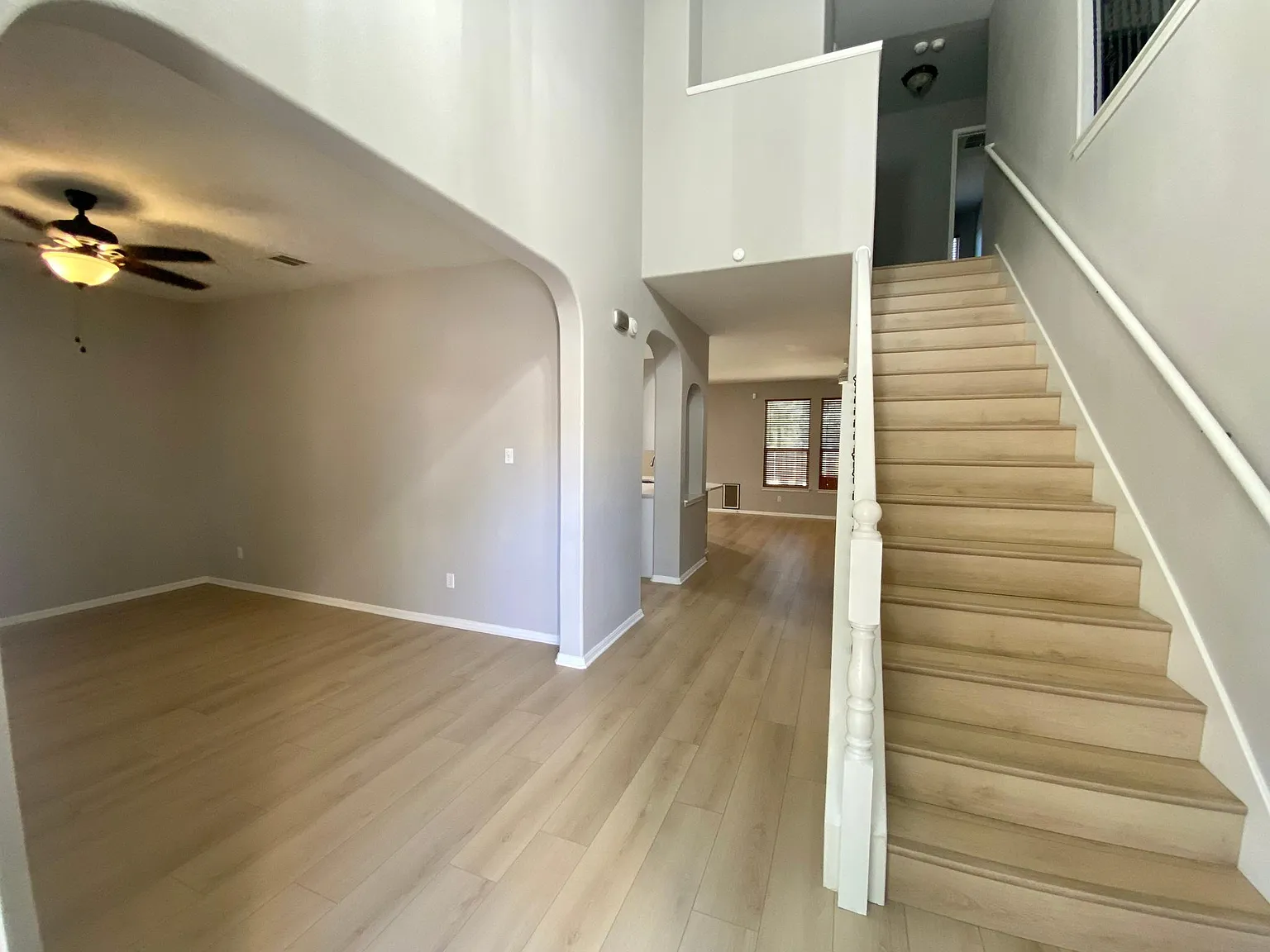 4 bed, 2.5 bath, 2803 sqft, $2,500 — Photo 3