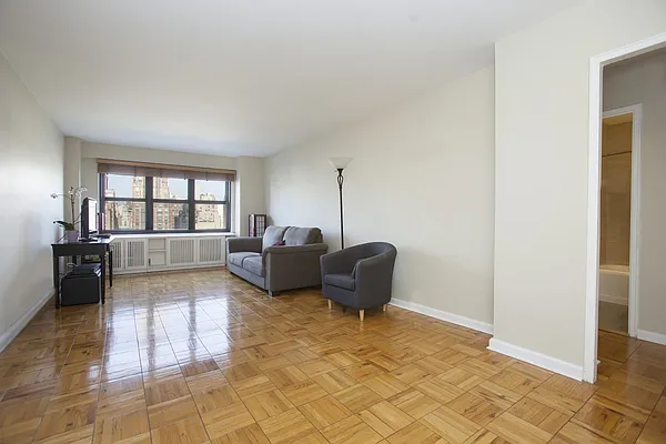 Rented by BLU Real Estate | media 7