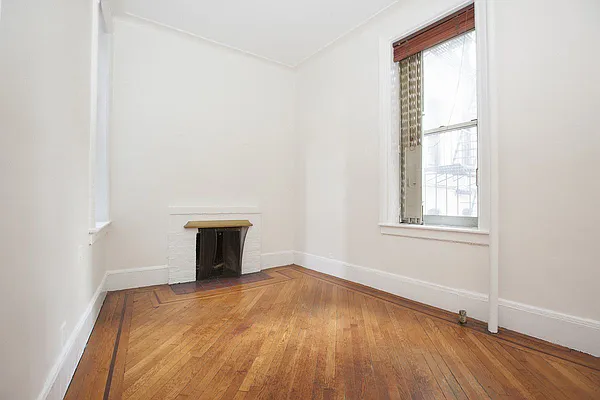 Rented by Avi Nash Associates | media 23