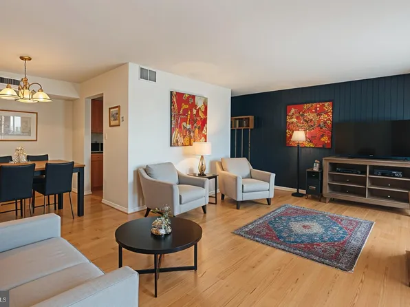 6994 Hanover Pkwy #2, Greenbelt, MD 20770