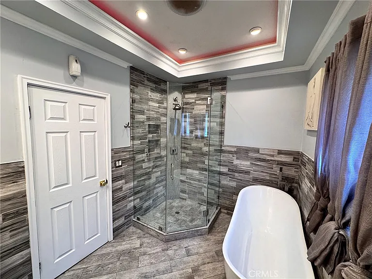 2138 N Frederic St — Photo 26