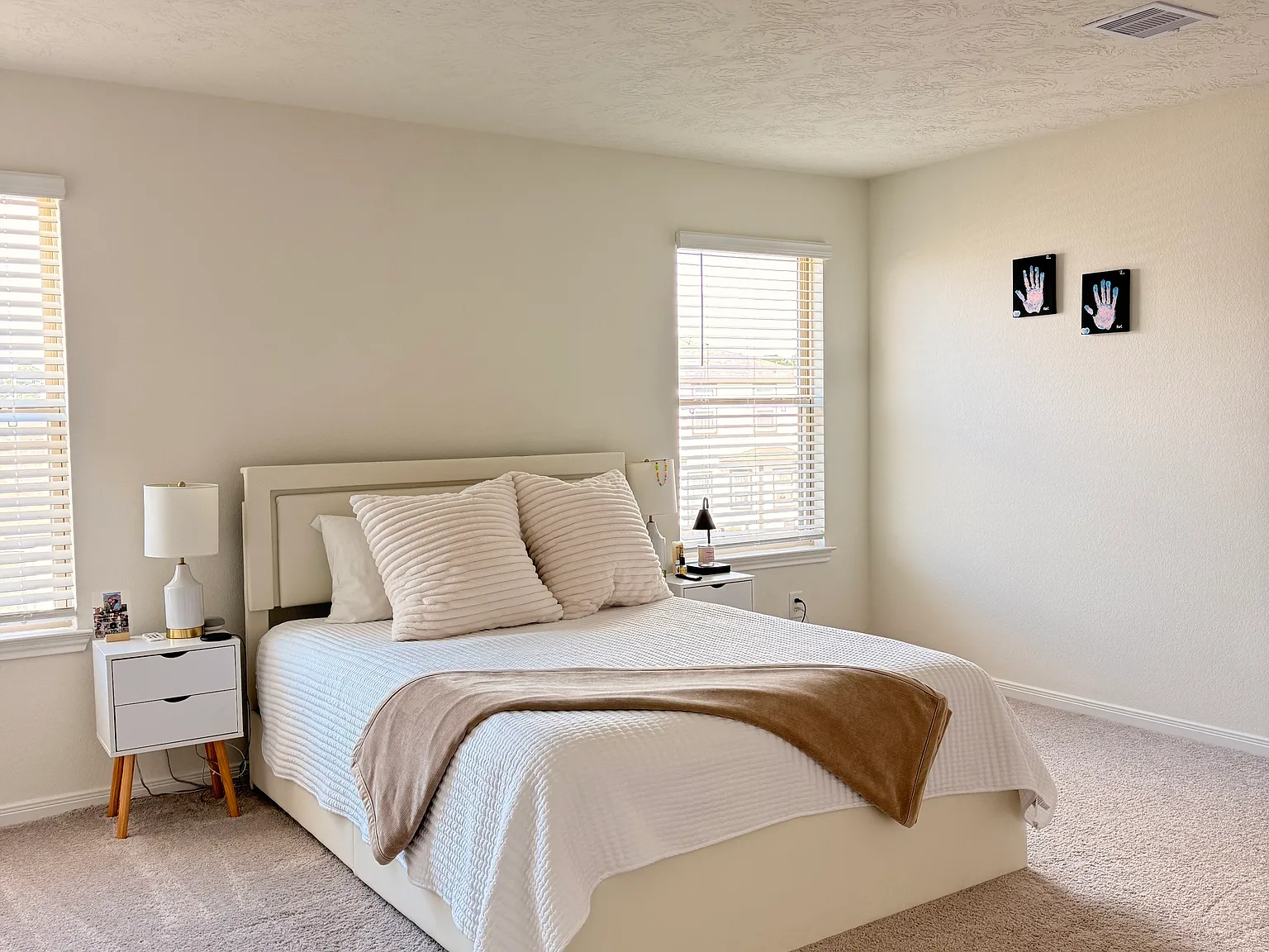 3 bed, 2.5 bath, 2210 sqft, $2,590 — Photo 4
