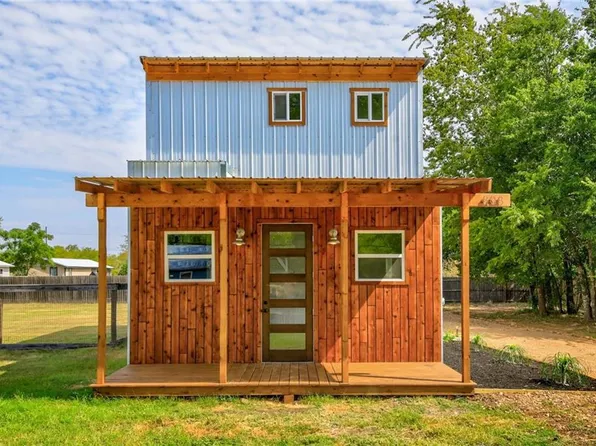 808 Magnolia St, Bastrop, TX 78602