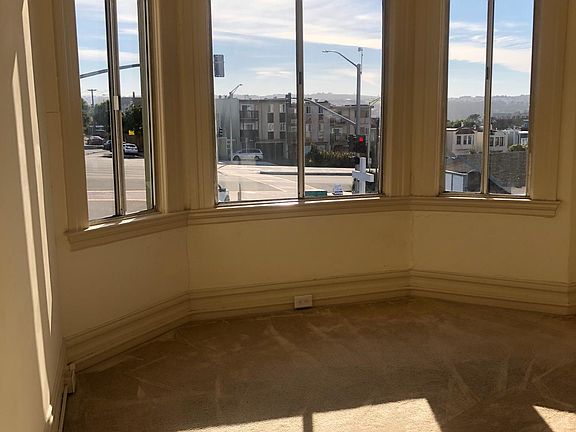 2nd image of 102 Los Olivos Ave