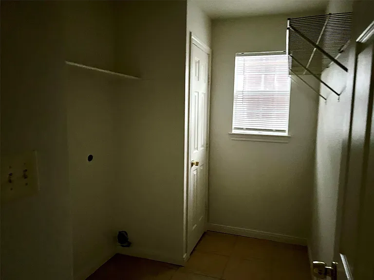 4725 10th St — Photo 7