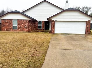 12004 Hollyrock Dr, Yukon, OK 73099
