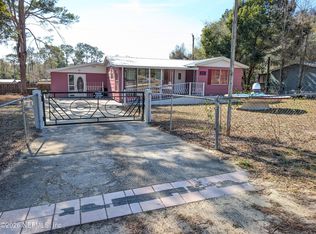 231 5th Way, Interlachen, FL 32148