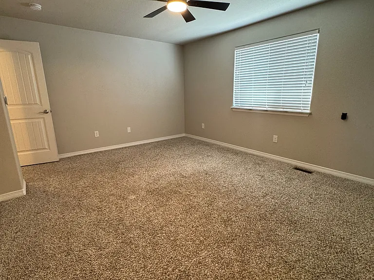 6802 Galpin Dr — Photo 28