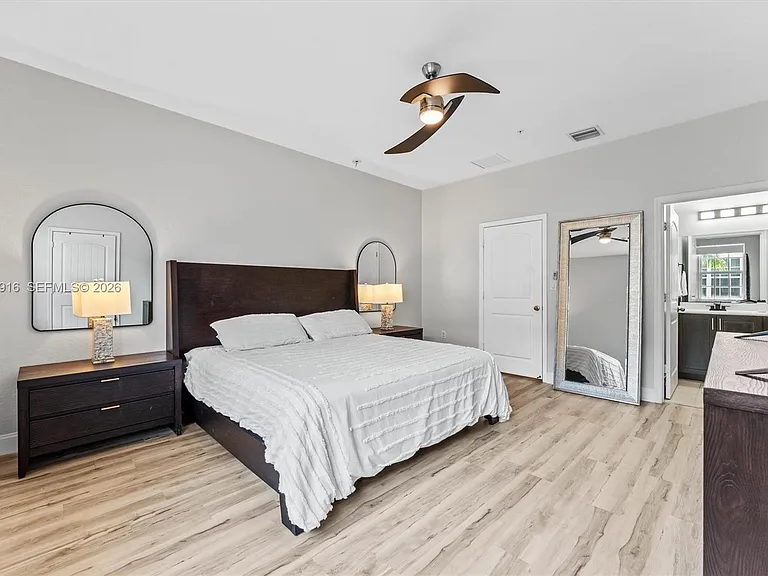 712 SW 2nd Way #712 — Photo 15