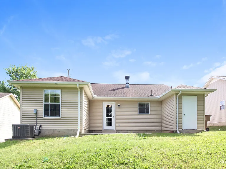 3541 Paragon Dr — Photo 15