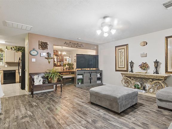 2nd image of 7806 Tamora Ln