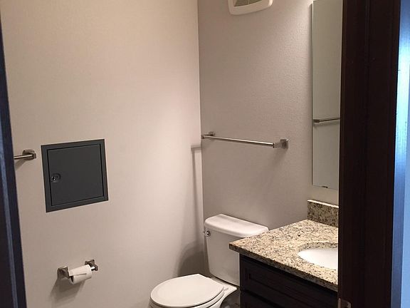 5th image of 425 W Washington Ave APT 506