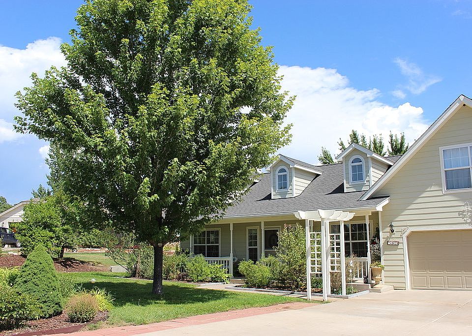 1st image of 545 Knolls Cir