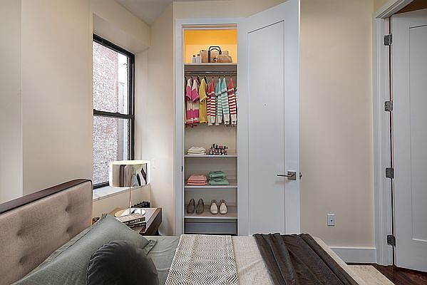 2nd image of 921 Washington Ave #826