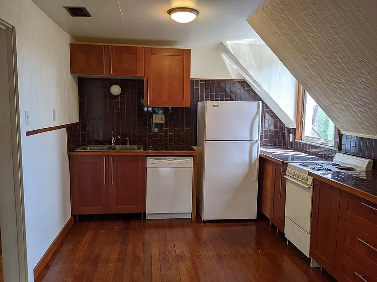 20 Wallace Avenue — Photo 2