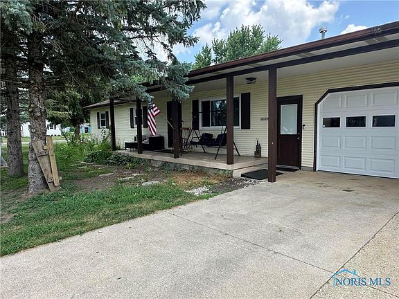 3rd image of 661 Wood Dr
