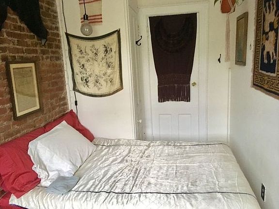 5th image of 398 Hancock St APT 4