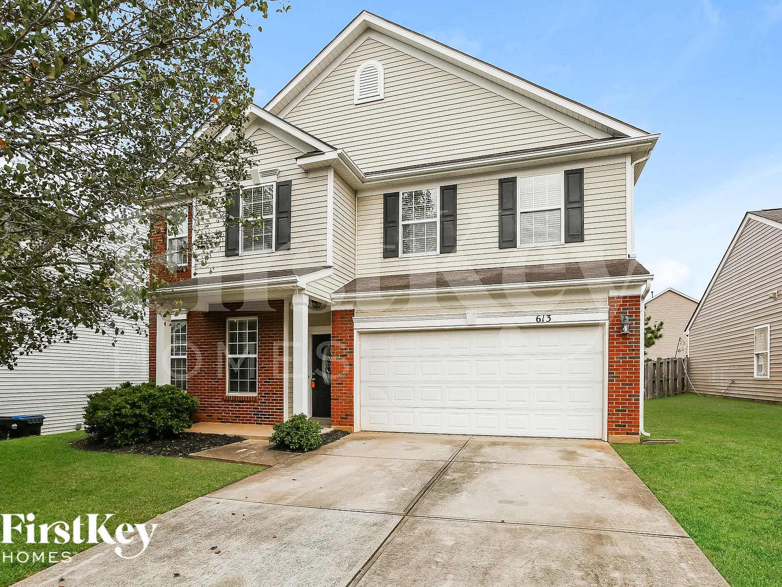4 bed, 2.5 bath, 2514 sqft, $2,030 — Photo 2