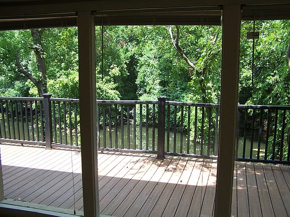 4th image of 900 S Weatherred Dr APT M