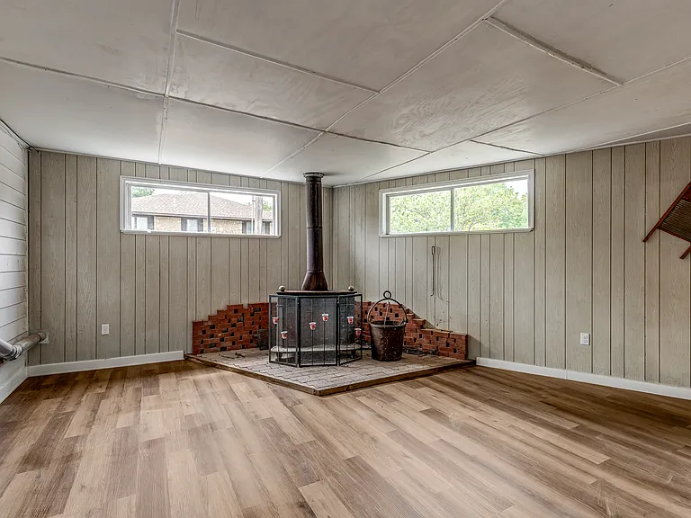 1924 E McElroy Rd — Photo 12