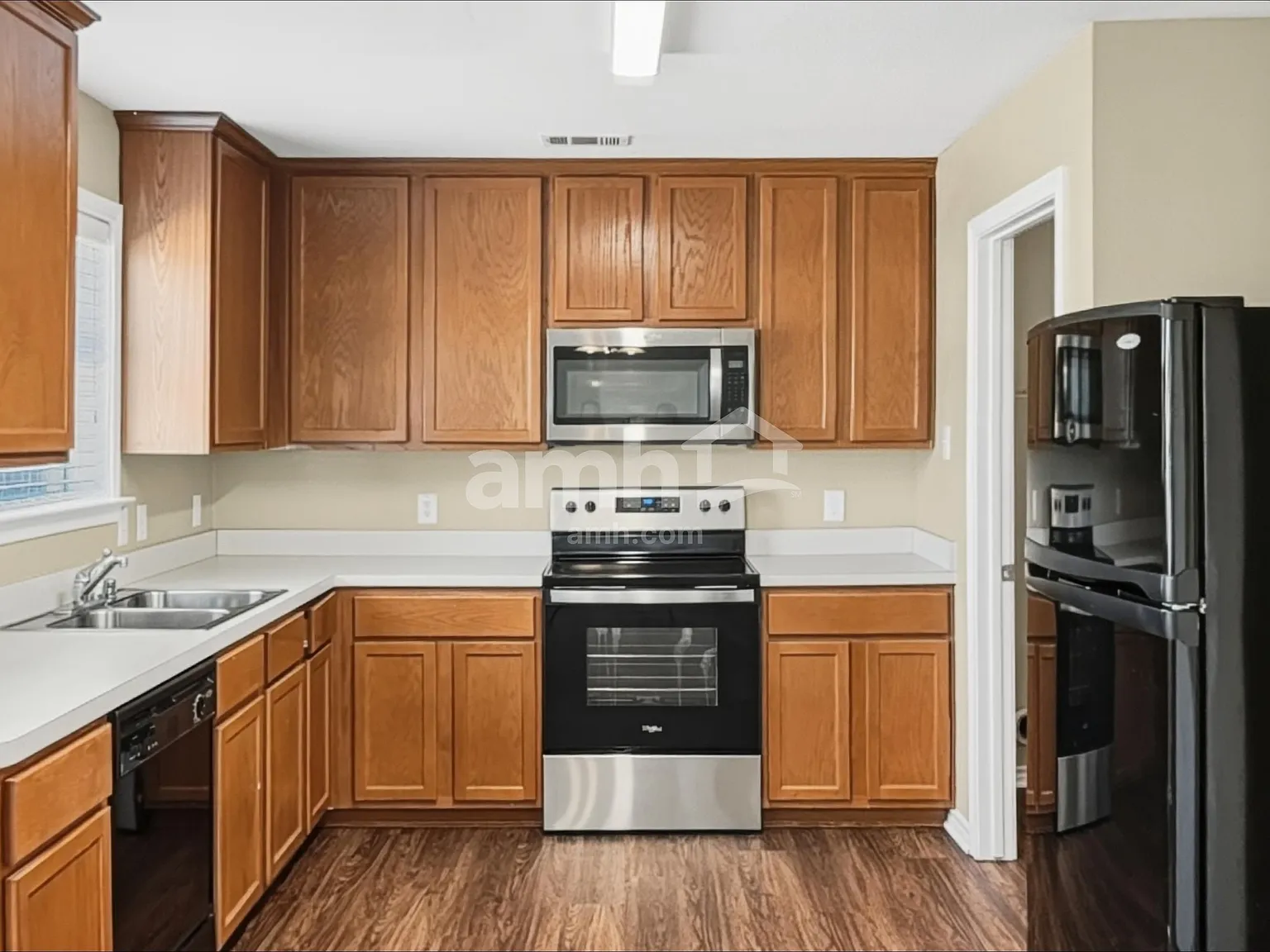 3 bed, 2.5 bath, 1821 sqft, $2,250 — Photo 3