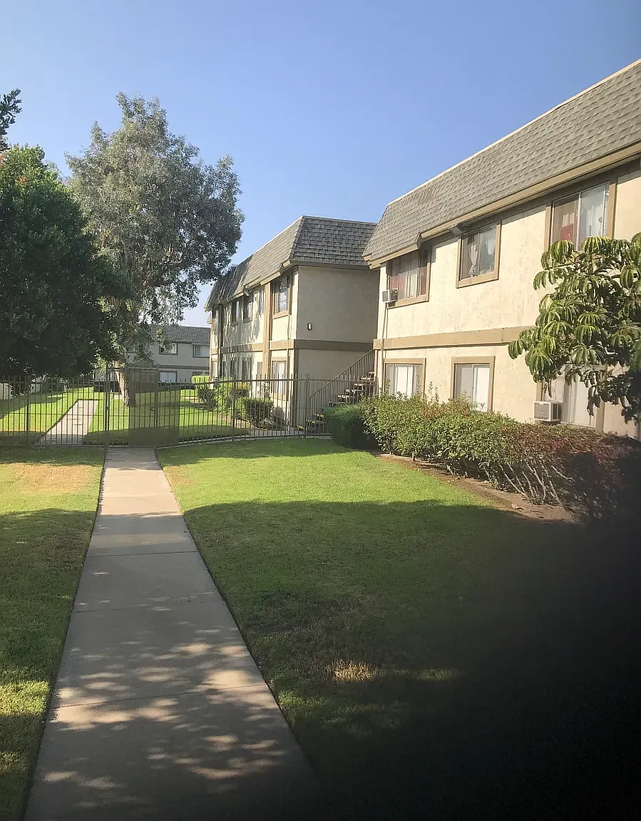 Sierra Gardens — Photo 2
