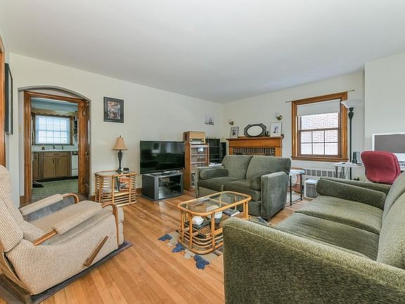 3rd image of 52 Dale Ave