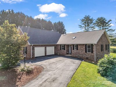 758 Crooked Creek Rd, Hendersonville, NC, 28739