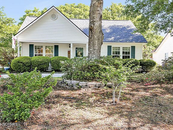 2nd image of 1302 E Oak Island Drive