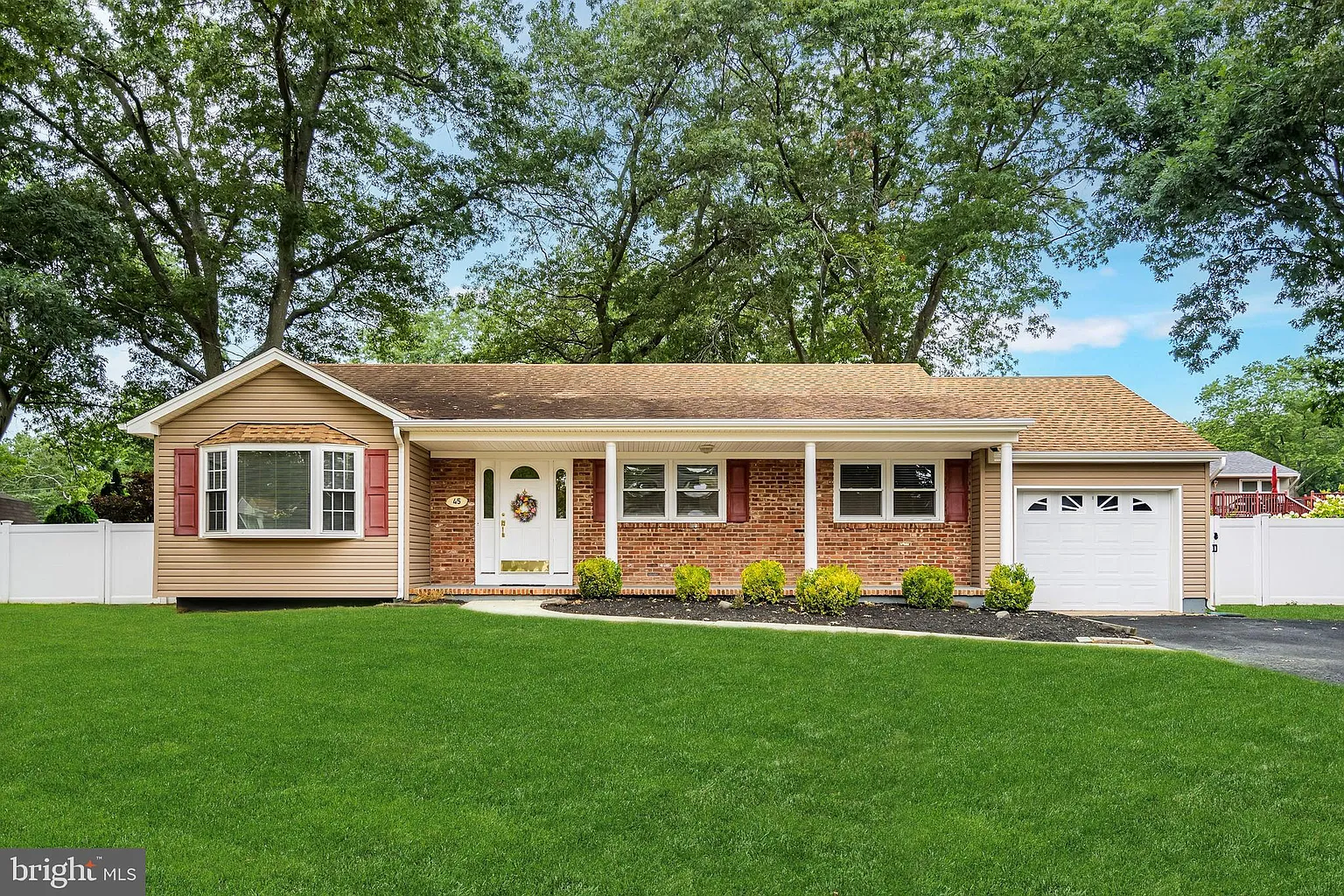 45 Woodridge Ave photo 1