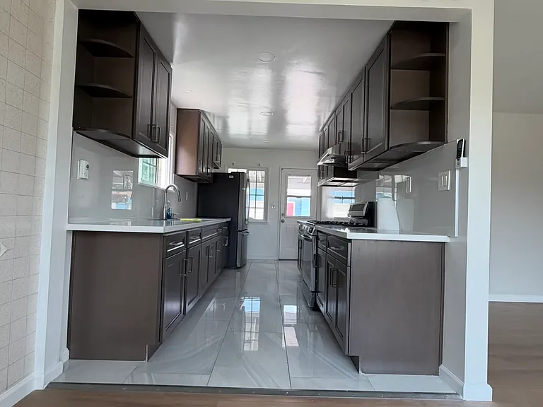 1117 S Valinda Ave — Photo 12