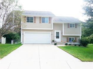 65 24th Ave SW, Cedar Rapids, IA 52404