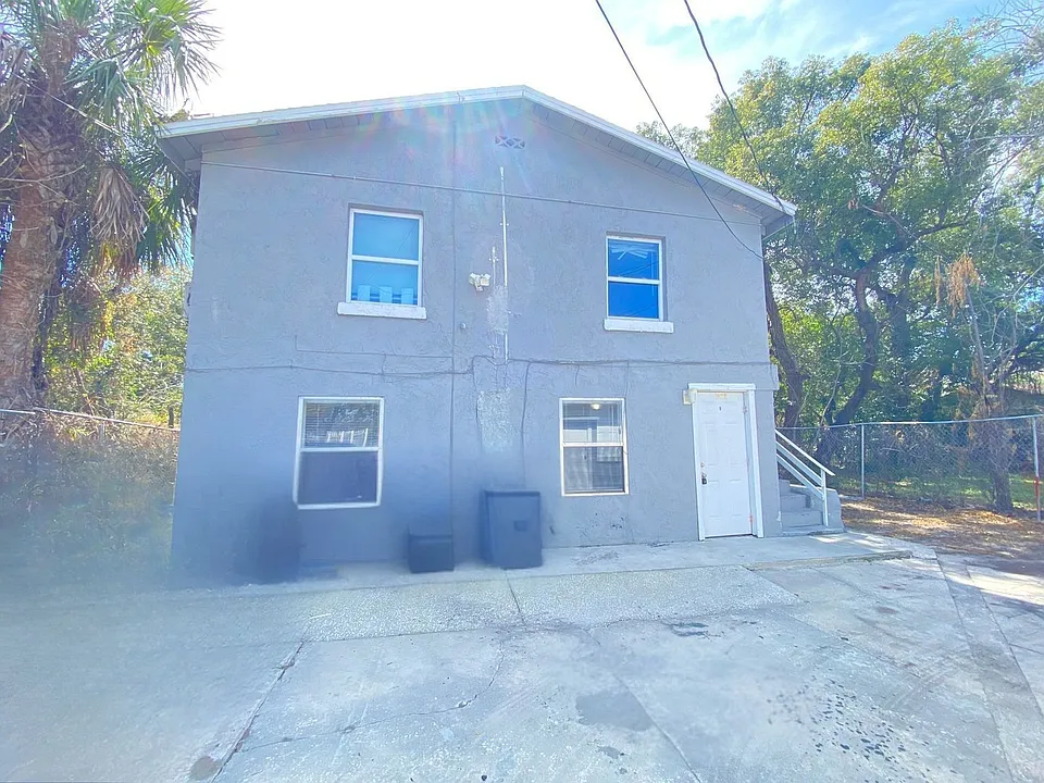 812 W Livingston St #B