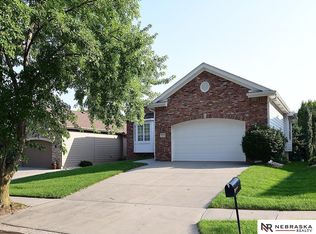 17760 Amy Cir, Omaha, NE 68135