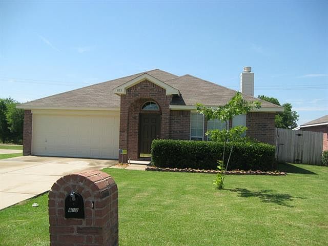 1st image of 813 Nancy Dr