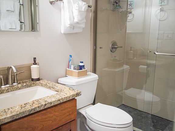 5th image of 145 NW Inlet Ave #301