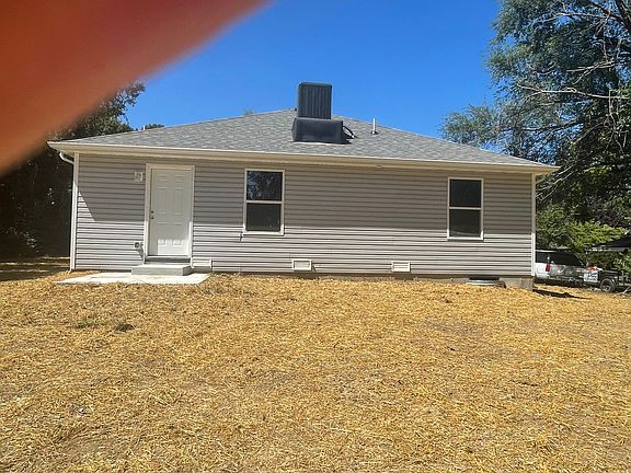 4th image of 2444 N Benton Ave