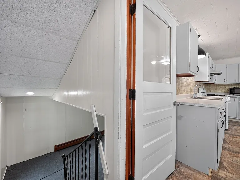 11 Spencer Ave — Photo 24