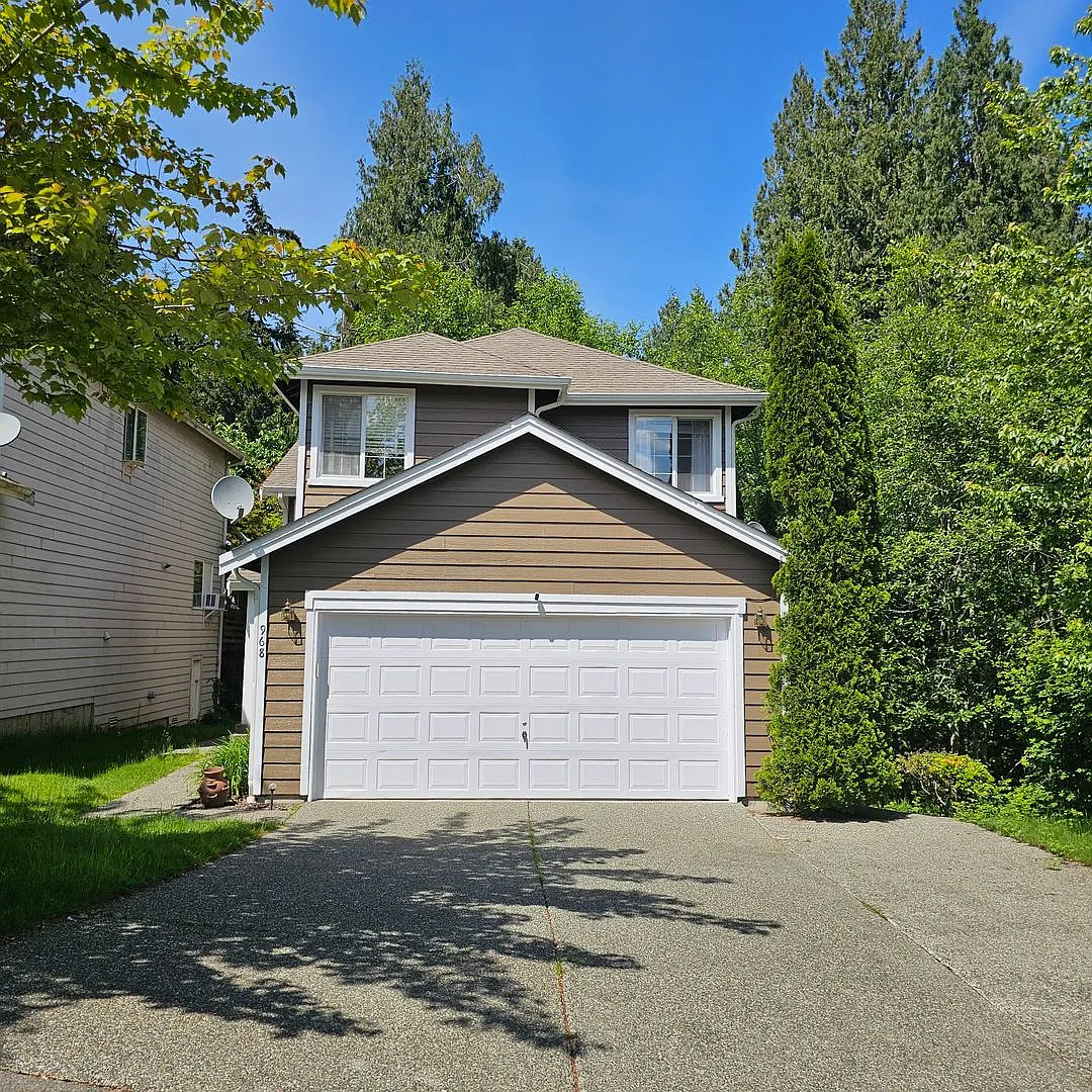 Beautiful CK School District Home Backing to Greenbelt Pets Negotiable! — Photo 1