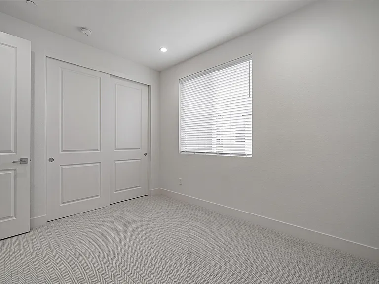 1010 Sinopia Ter — Photo 37