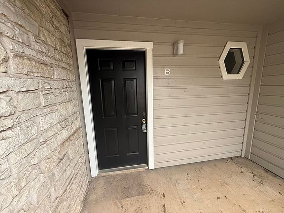 2nd image of 8908 Schick Rd APT B