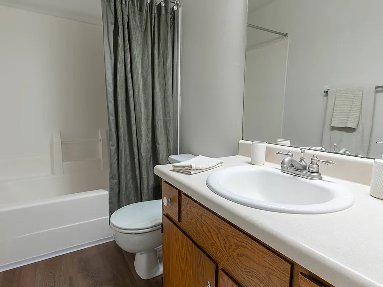 The Court at Sandstone Apartments — Photo 15