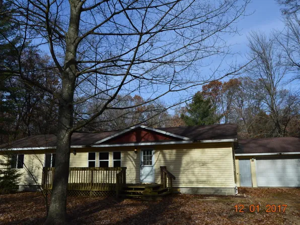 21126 Dewey Rd, Howard City, MI 49329