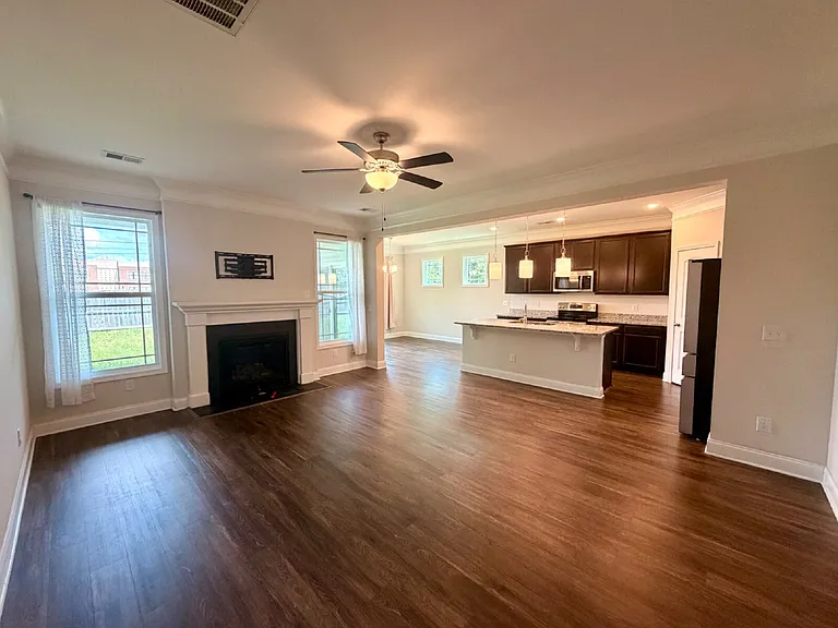 628 Colston Ln — Photo 5