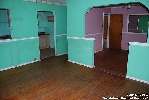 3rd image of 408 Eskimo St