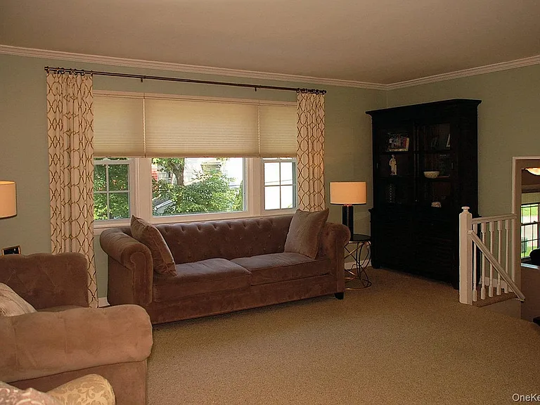 18 Coralyn Ave — Photo 3