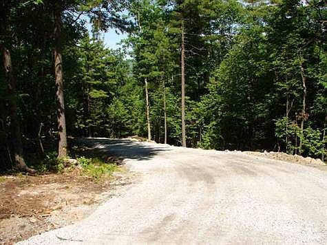 3rd image of 10 Moccasin Rock Dr