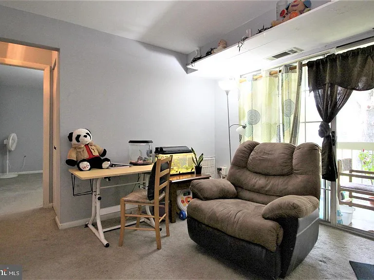 1914 Wilson Ln #204 — Photo 5