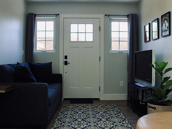 2nd image of 2215 Serra Ave