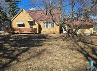 886 141st St, Pipestone, MN 56164